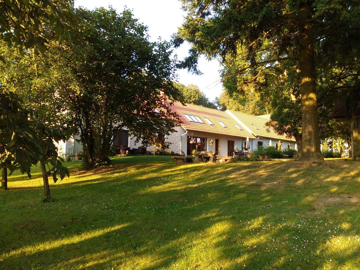 Veverci Dvur Hotel Rosec Luaran gambar